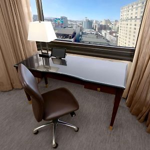 Junior King Suite Seating Area